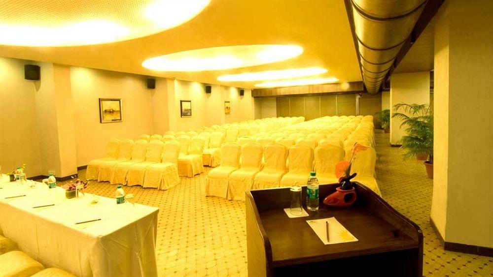 Sai Palace Hotel Mumbai Dış mekan fotoğraf