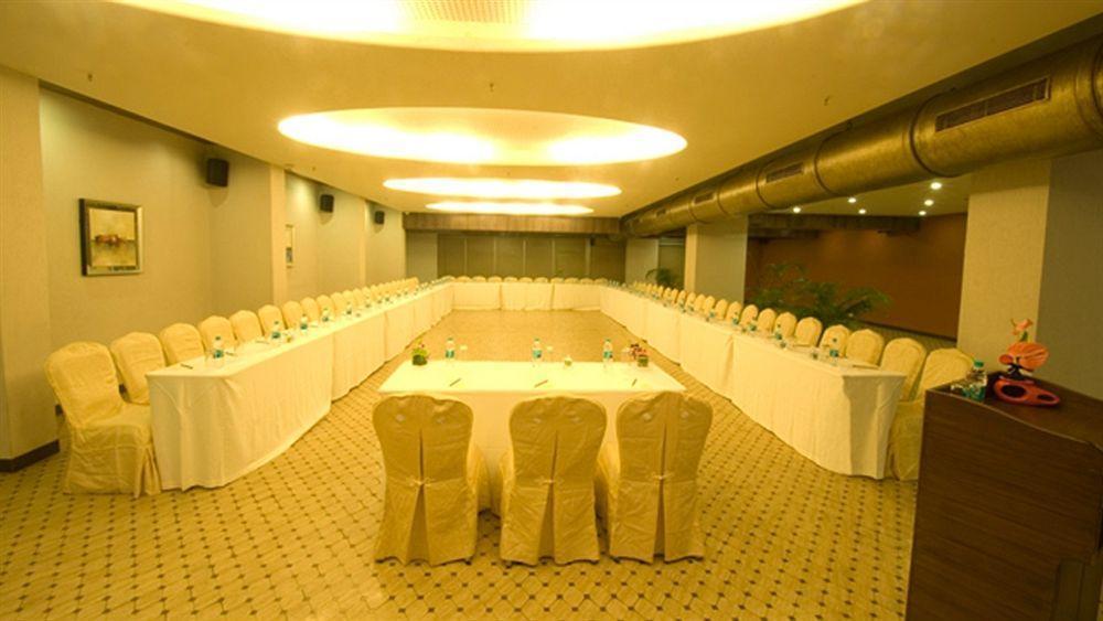 Sai Palace Hotel Mumbai Dış mekan fotoğraf