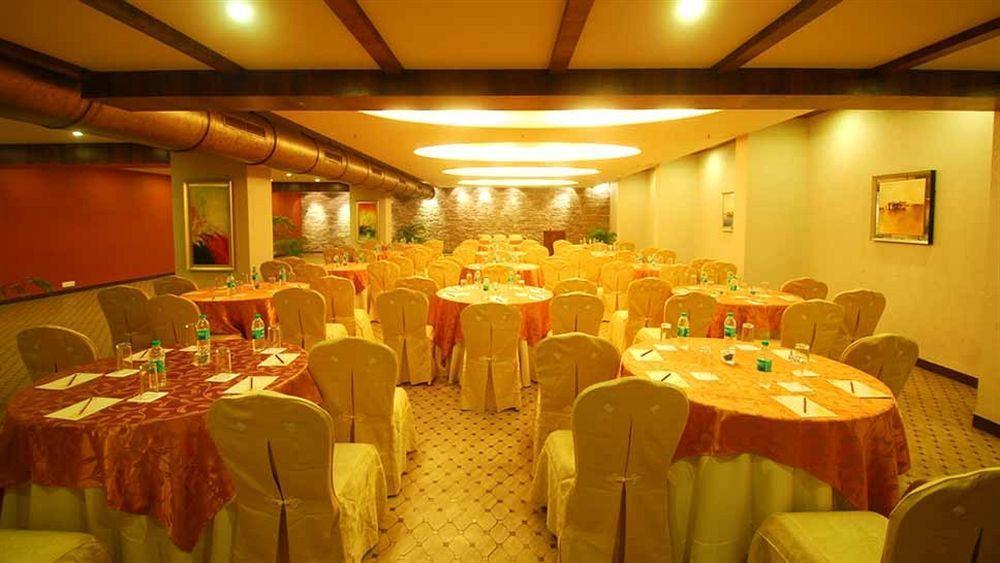 Sai Palace Hotel Mumbai Dış mekan fotoğraf