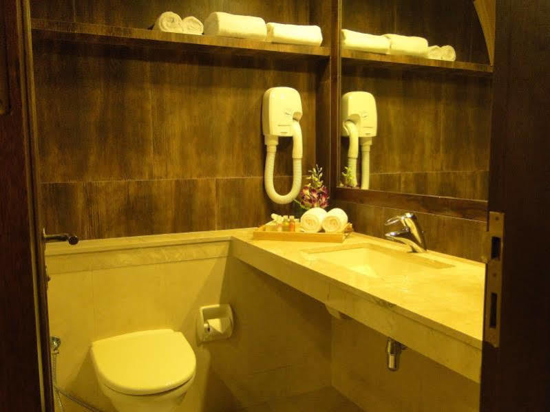 Sai Palace Hotel Mumbai Dış mekan fotoğraf